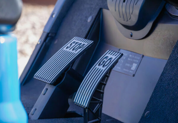 ICON i40 Golf Carts 21 600x413
